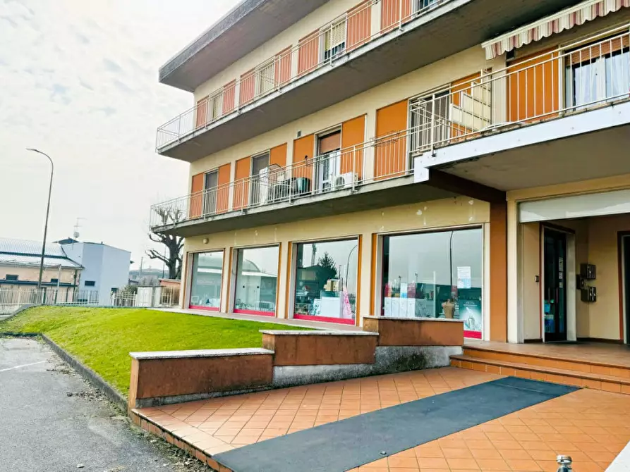 Immagine 8 di Negozio in affitto  in VIA BRESCIA, 49 a Calvisano