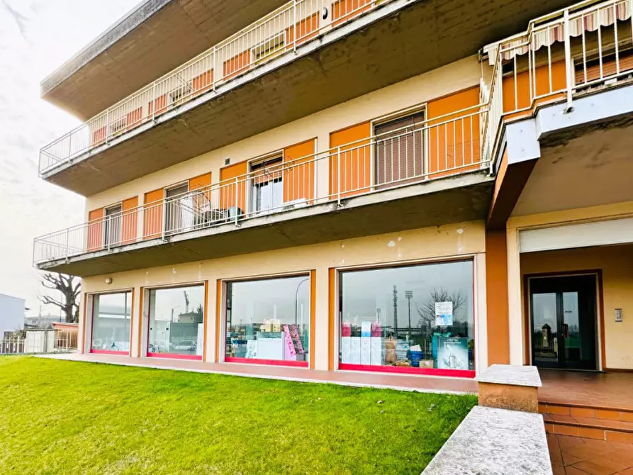 Immagine 9 di Negozio in affitto  in VIA BRESCIA, 49 a Calvisano