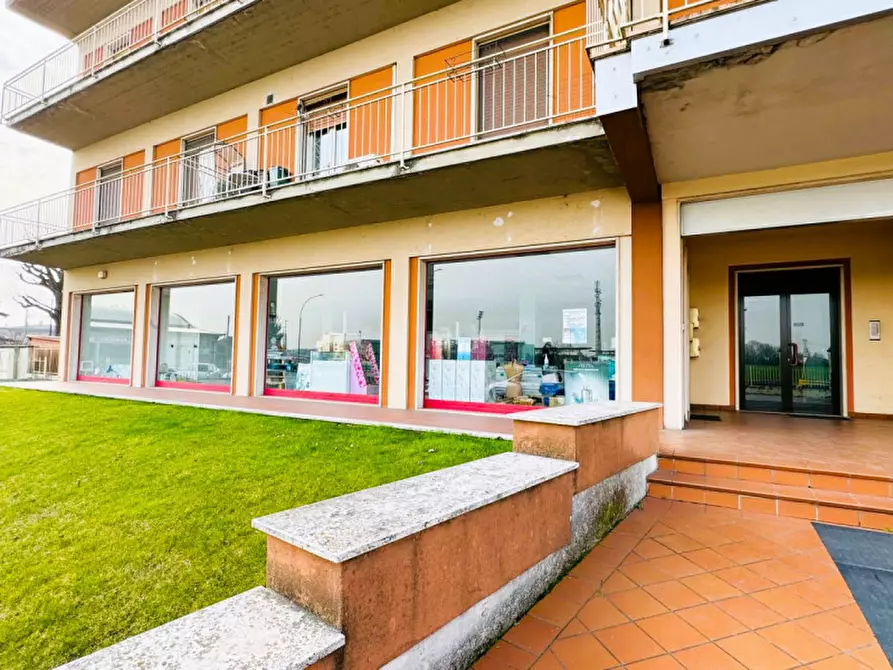 Immagine 10 di Negozio in affitto  in VIA BRESCIA, 49 a Calvisano