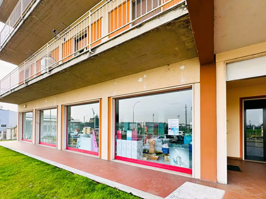 Immagine 11 di Negozio in affitto  in VIA BRESCIA, 49 a Calvisano