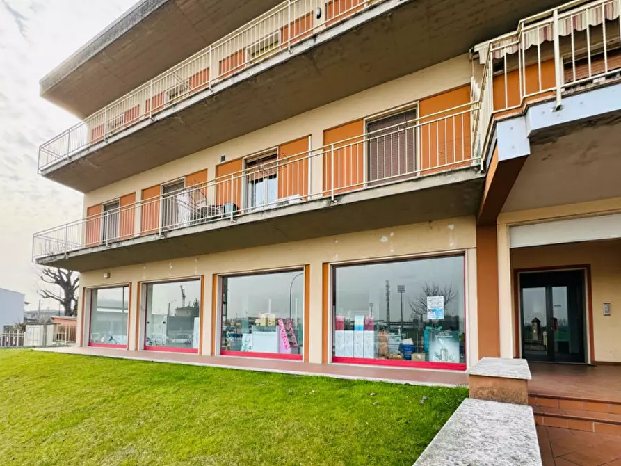Immagine 18 di Negozio in affitto  in VIA BRESCIA, 49 a Calvisano