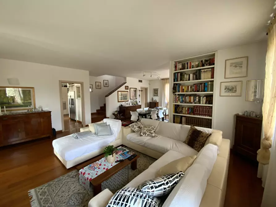 Immagine 3 di Villa in vendita  in PIAZZA LIBERAZIONE a Vo