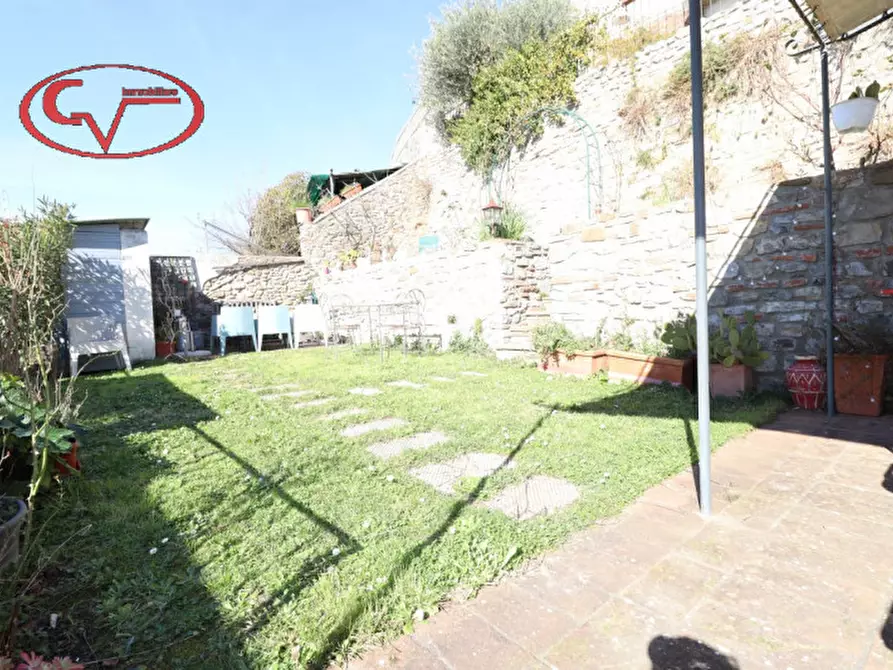 Immagine 35 di Villetta a schiera in vendita  in Via Roma a Bucine