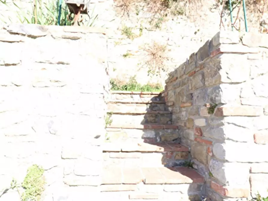 Immagine 39 di Villetta a schiera in vendita  in Via Roma a Bucine