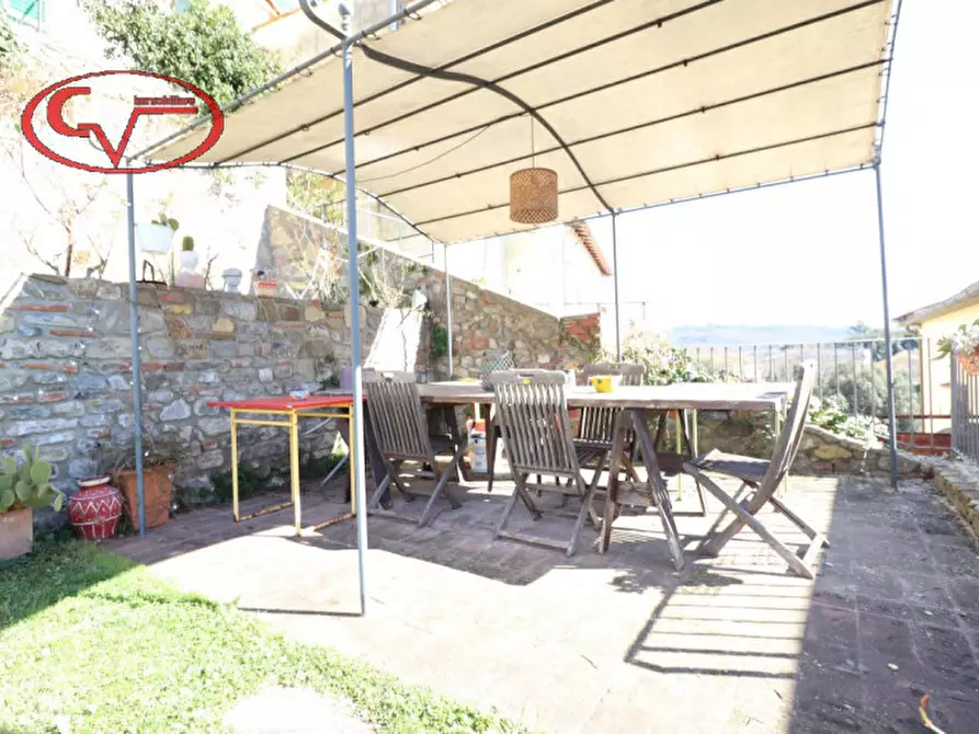 Immagine 41 di Villetta a schiera in vendita  in Via Roma a Bucine