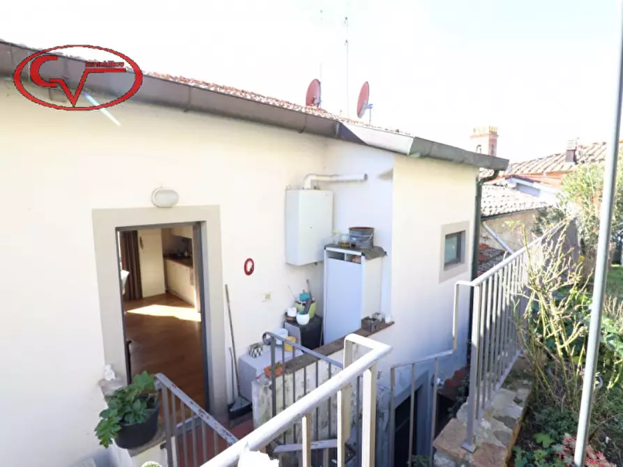 Immagine 43 di Villetta a schiera in vendita  in Via Roma a Bucine