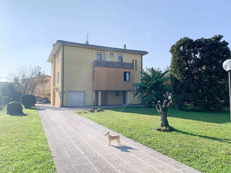 Immagine 1 di Casa indipendente in vendita  in Via Caselle a Selvazzano Dentro