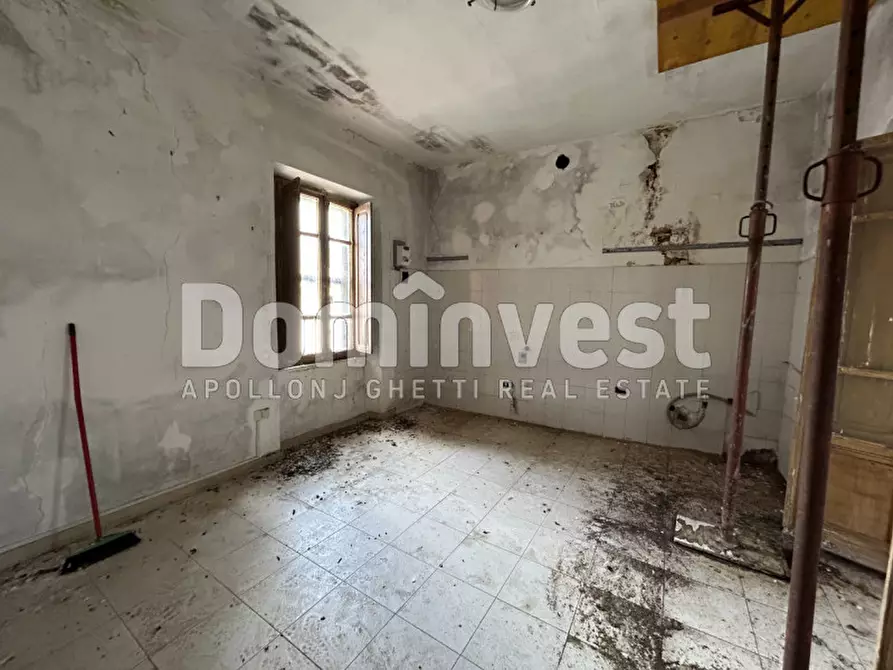 Immagine 26 di Palazzo in vendita  in Via Farini a Orbetello