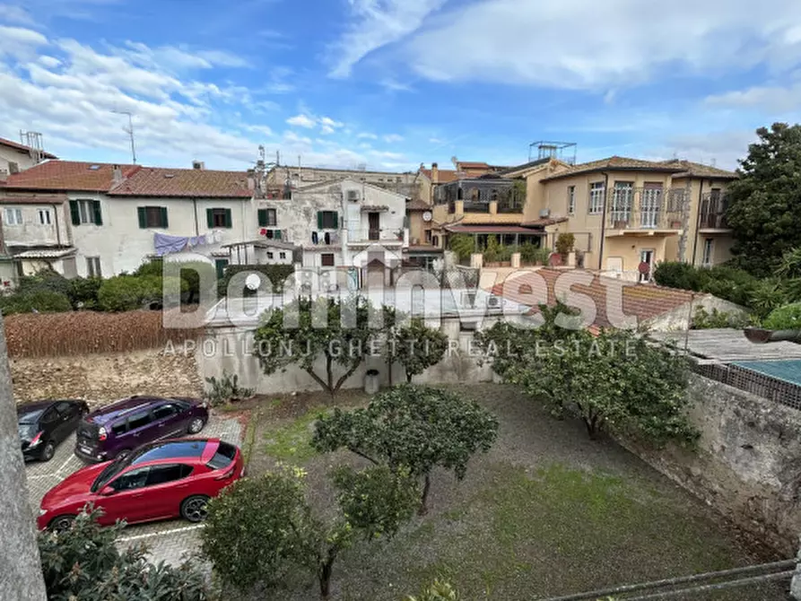 Immagine 35 di Palazzo in vendita  in Via Farini a Orbetello