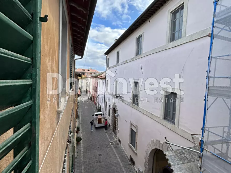 Immagine 36 di Palazzo in vendita  in Via Farini a Orbetello