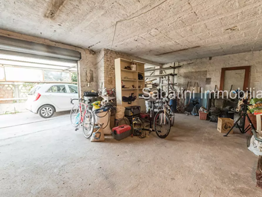 Immagine 41 di Casa bifamiliare in vendita  in Str. Vicinale Case Salvatore, 8 a Pescara