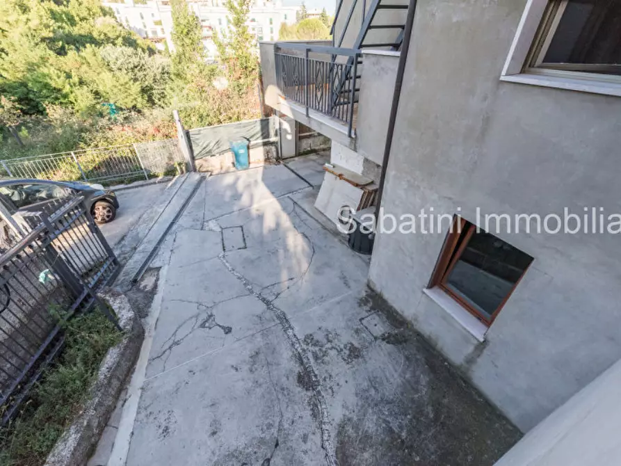 Immagine 44 di Casa bifamiliare in vendita  in Str. Vicinale Case Salvatore, 8 a Pescara