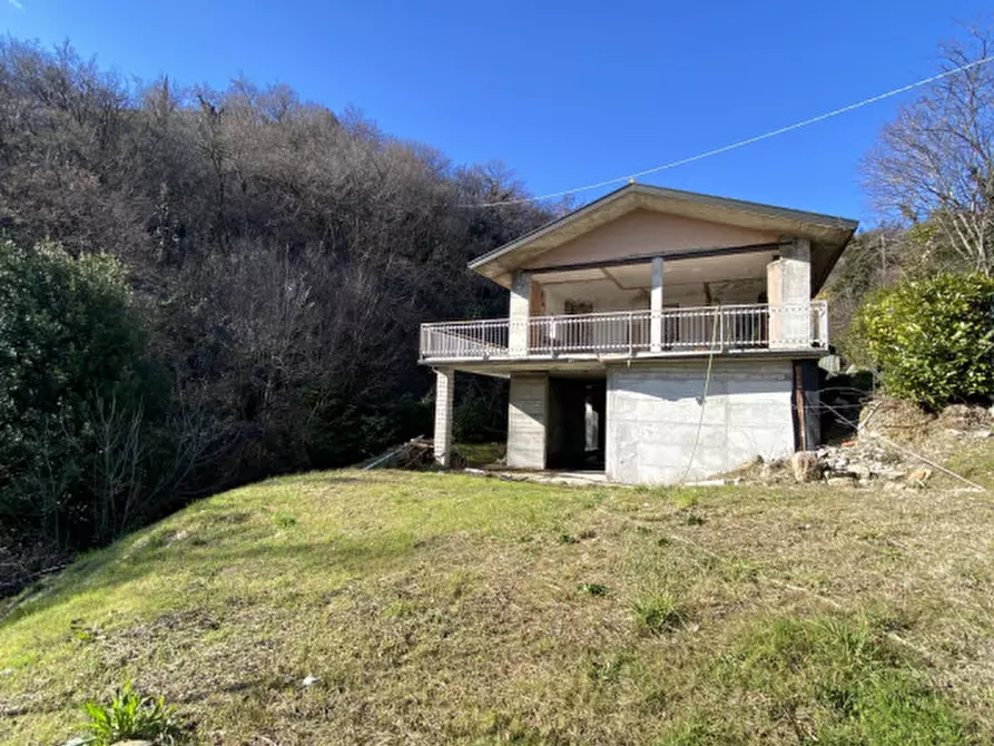 Immagine 7 di Villa in vendita  a Salò