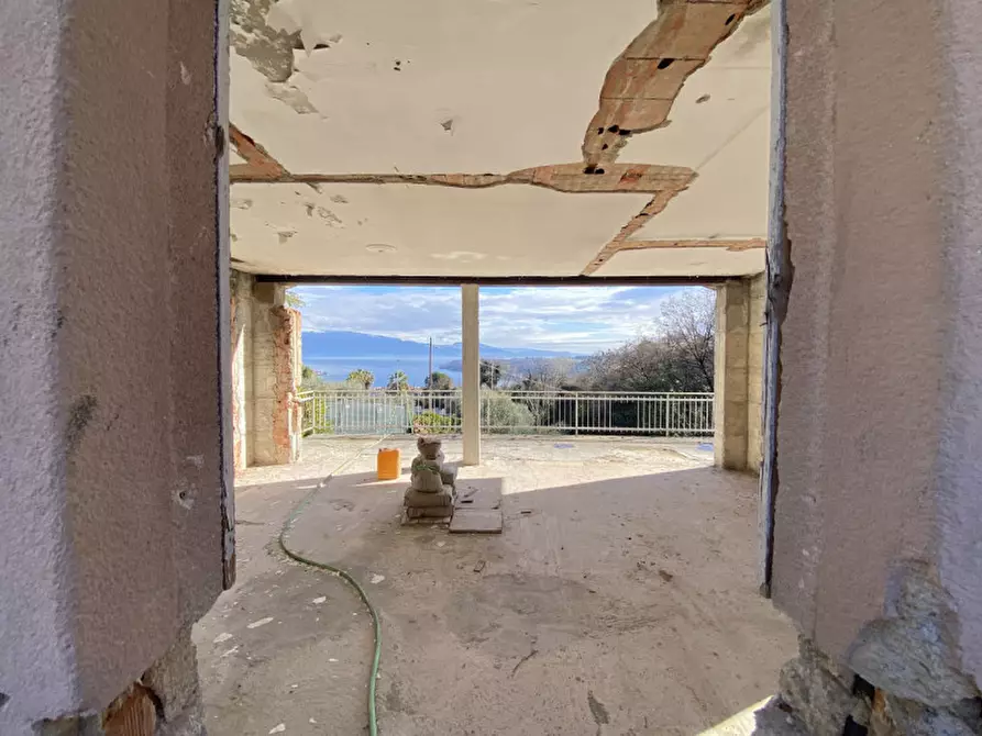 Immagine 13 di Villa in vendita  a Salò