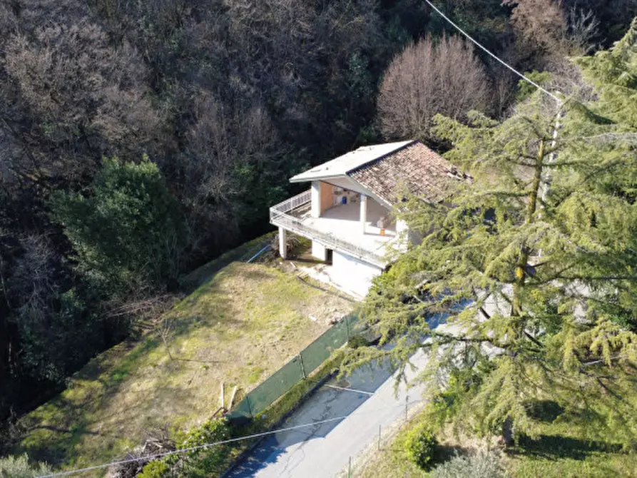 Immagine 21 di Villa in vendita  a Salò
