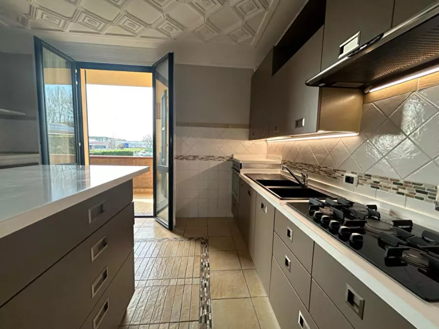 Immagine 15 di Appartamento in vendita  in Via Mantova a Parma