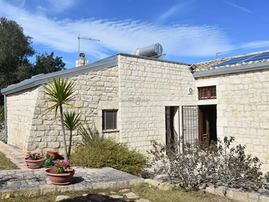 Immagine 1 di Casa indipendente in vendita  in via modica noto a Modica