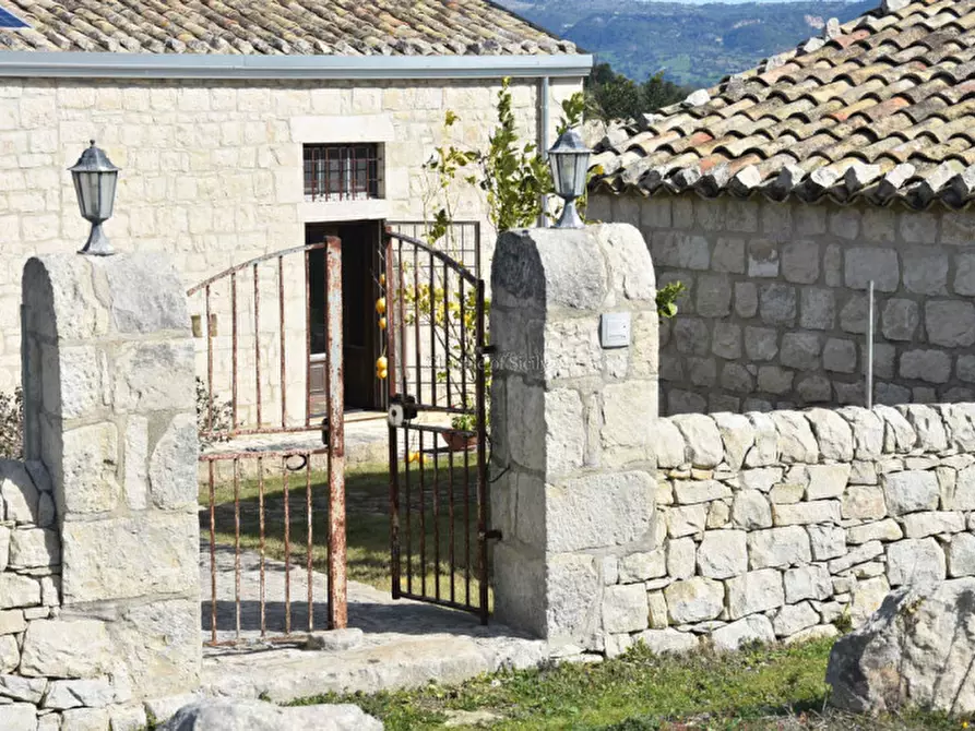 Immagine 6 di Casa indipendente in vendita  in via modica noto a Modica