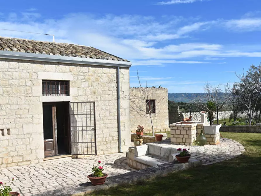 Immagine 10 di Casa indipendente in vendita  in via modica noto a Modica