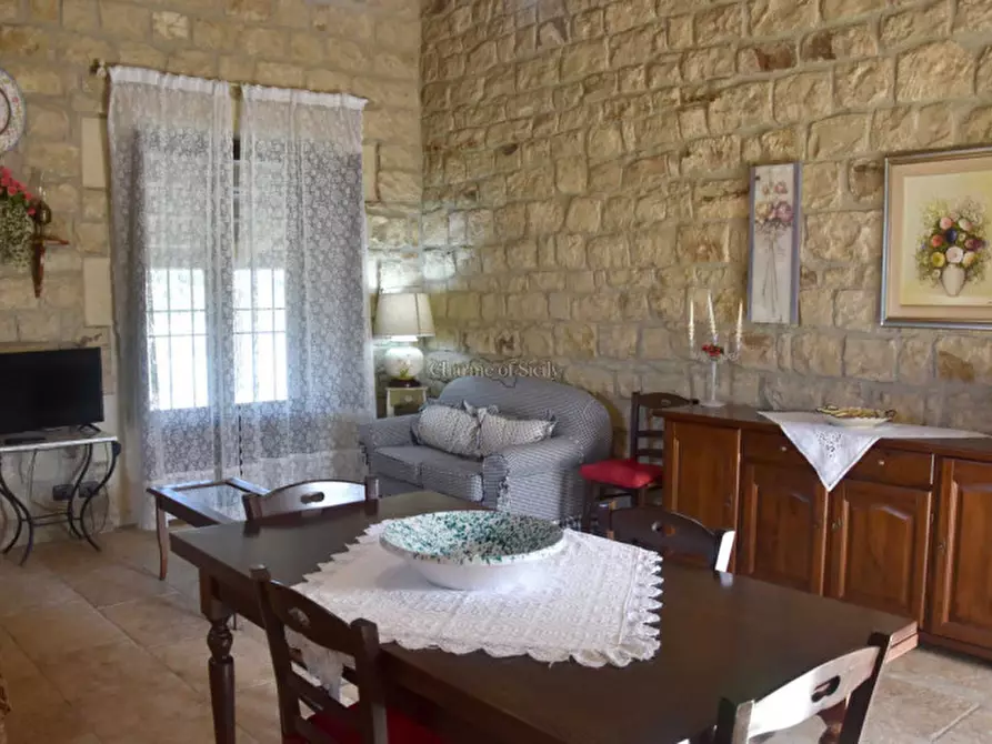 Immagine 11 di Casa indipendente in vendita  in via modica noto a Modica