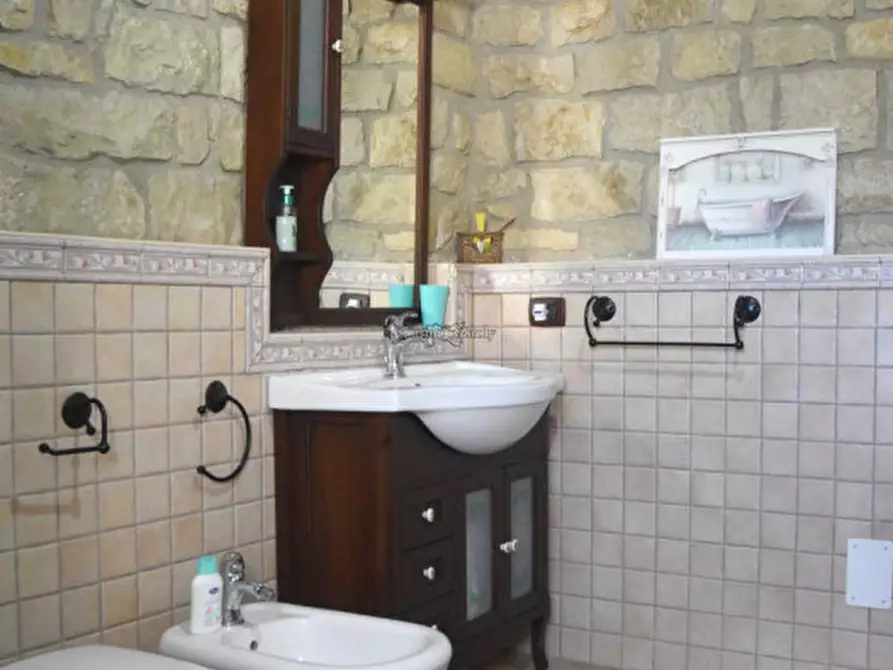 Immagine 23 di Casa indipendente in vendita  in via modica noto a Modica