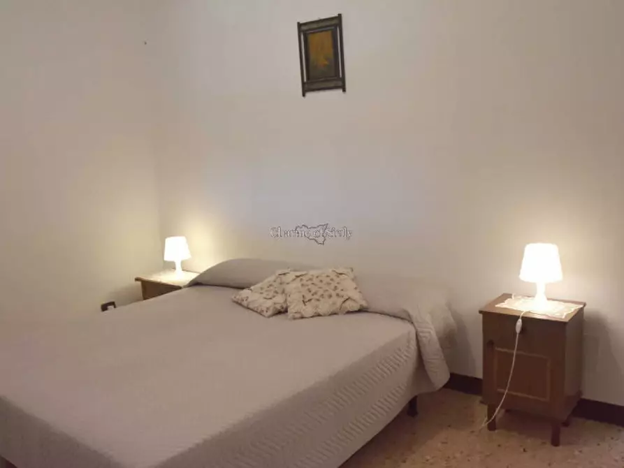 Immagine 38 di Casa indipendente in vendita  in via modica noto a Modica