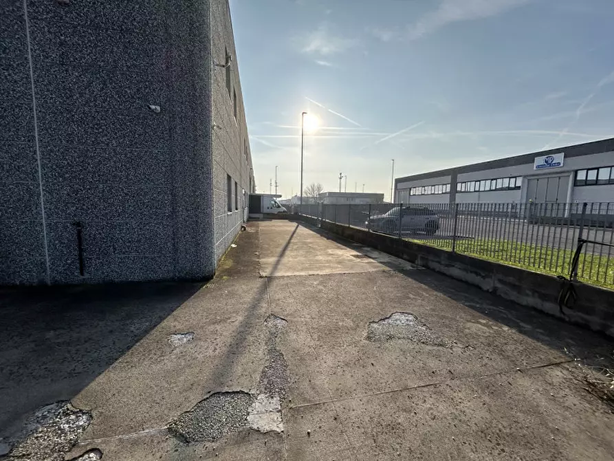 Immagine 4 di Capannone industriale in vendita  in Via dell'Industria 8 a Orzivecchi