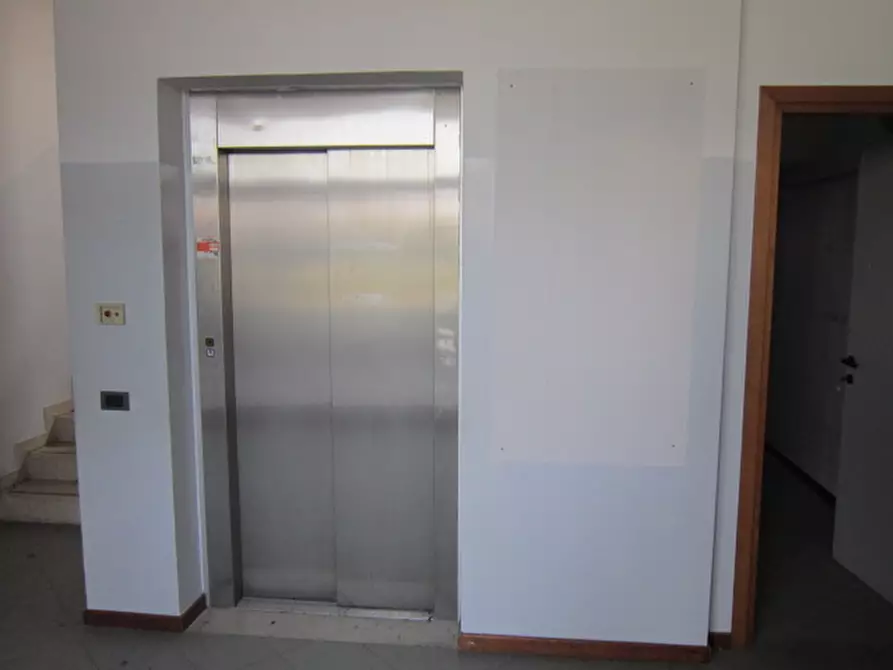 Immagine 4 di Ufficio in vendita  a Asola