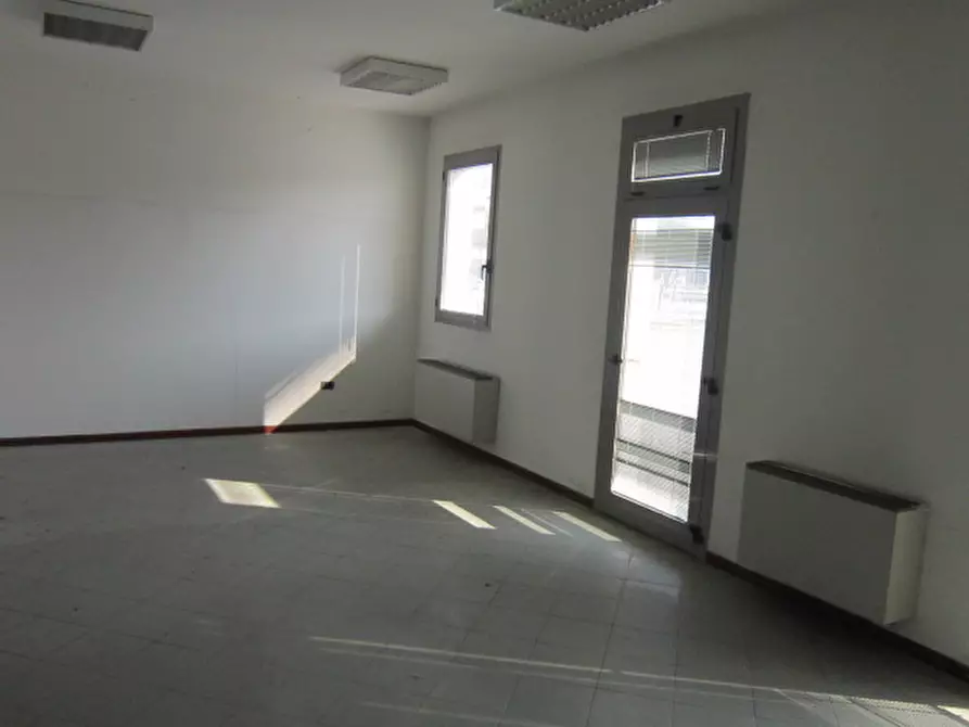 Immagine 7 di Ufficio in vendita  a Asola