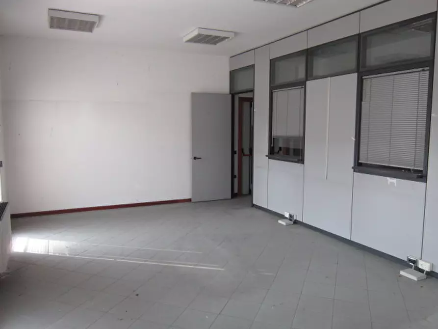 Immagine 8 di Ufficio in vendita  a Asola