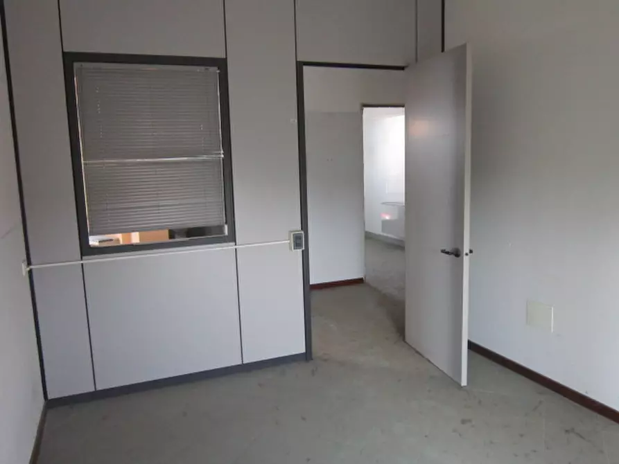 Immagine 10 di Ufficio in vendita  a Asola