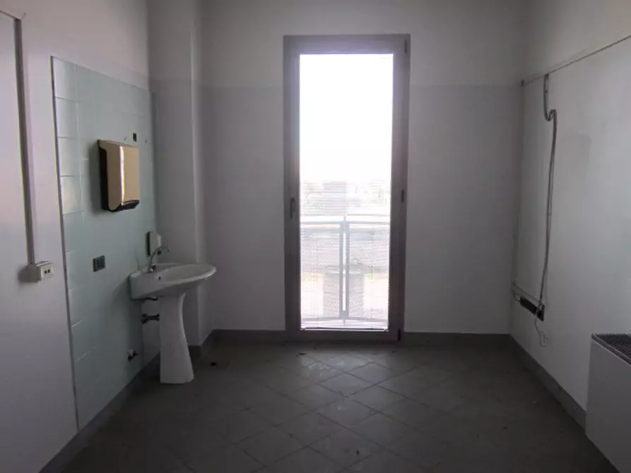 Immagine 11 di Ufficio in vendita  a Asola