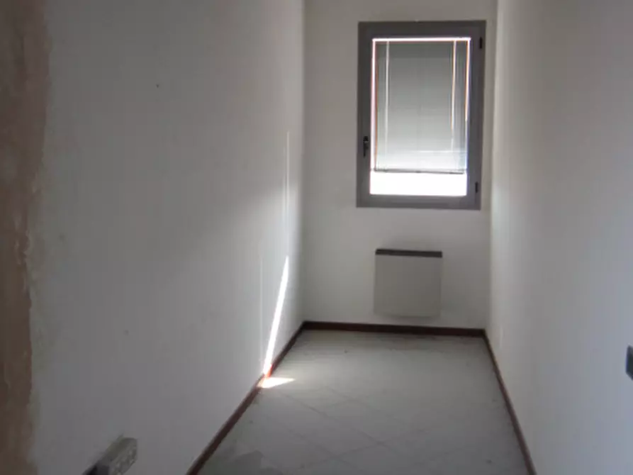 Immagine 16 di Ufficio in vendita  a Asola