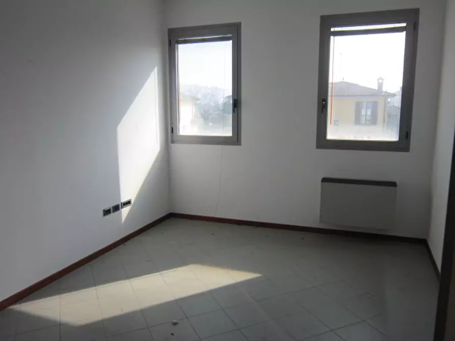 Immagine 20 di Ufficio in vendita  a Asola