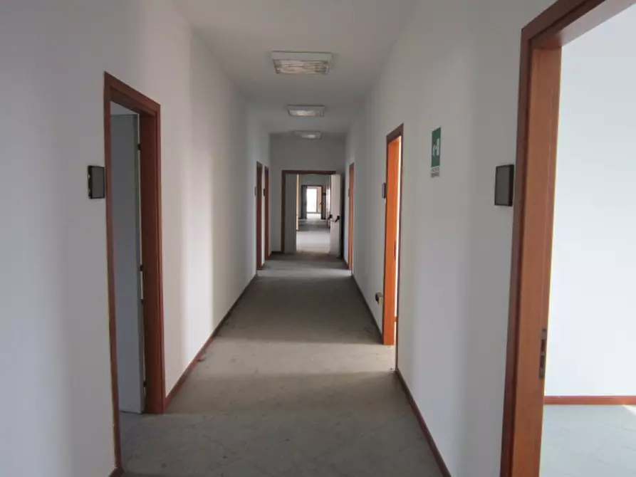 Immagine 22 di Ufficio in vendita  a Asola