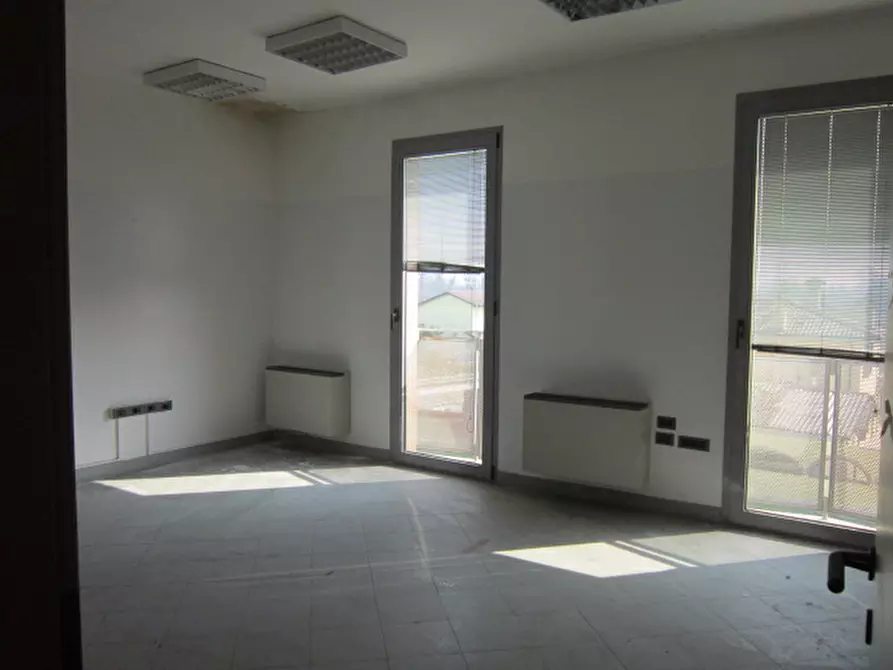 Immagine 24 di Ufficio in vendita  a Asola