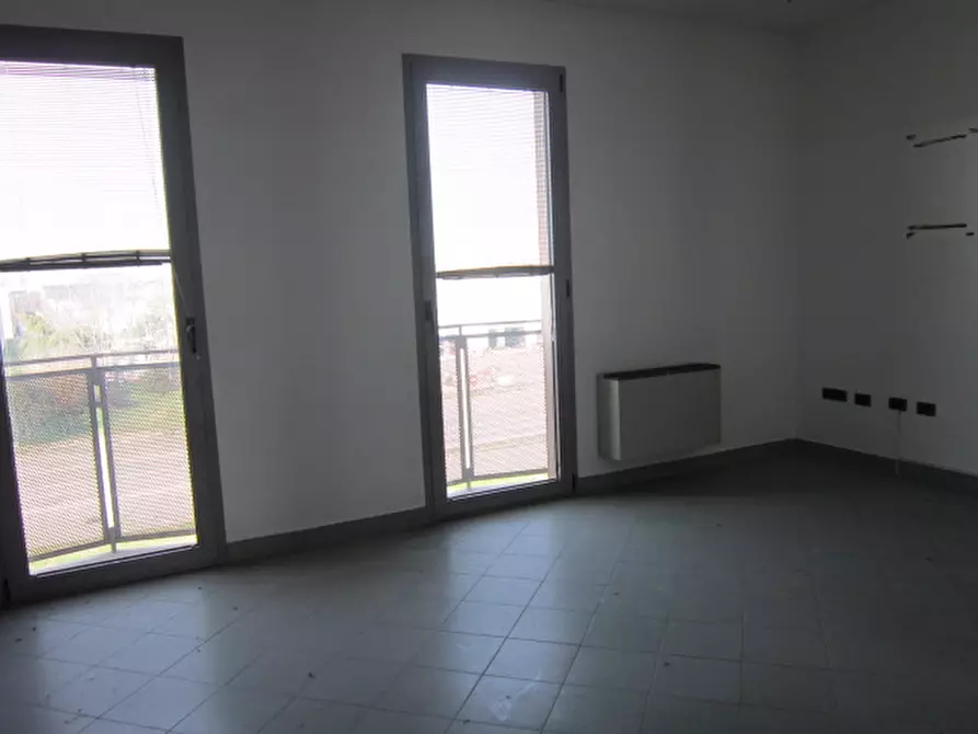 Immagine 25 di Ufficio in vendita  a Asola
