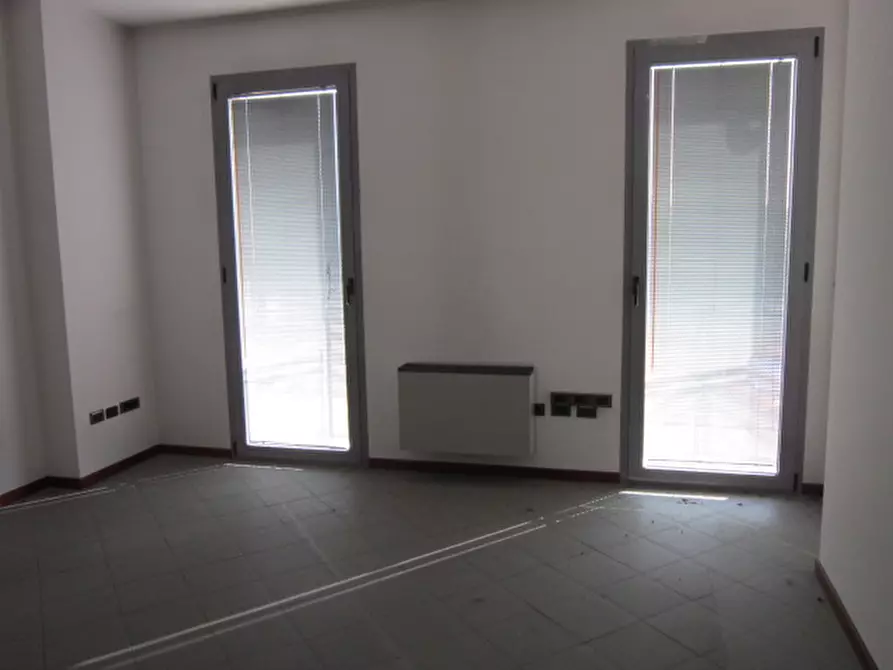 Immagine 27 di Ufficio in vendita  a Asola