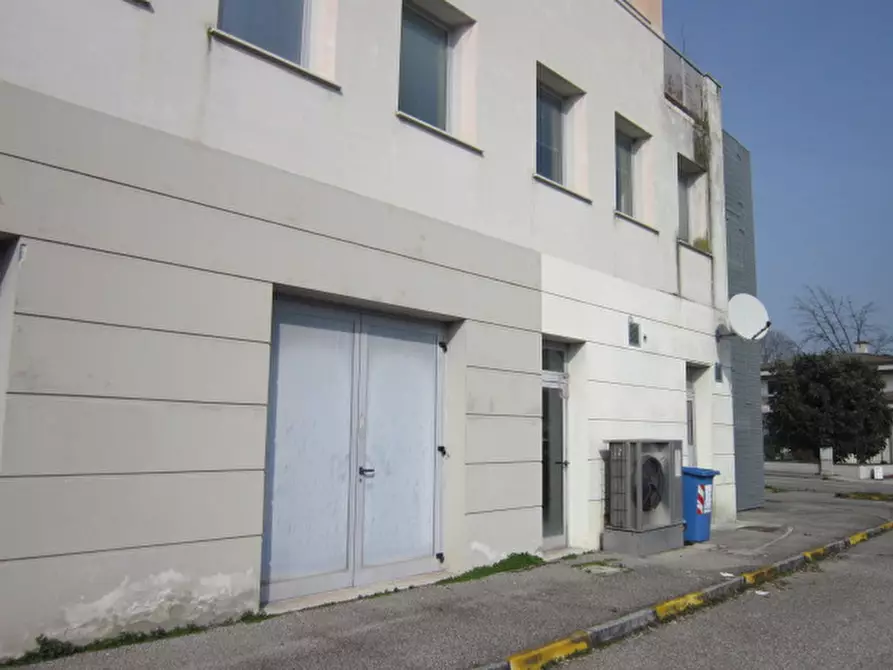 Immagine 32 di Ufficio in vendita  a Asola