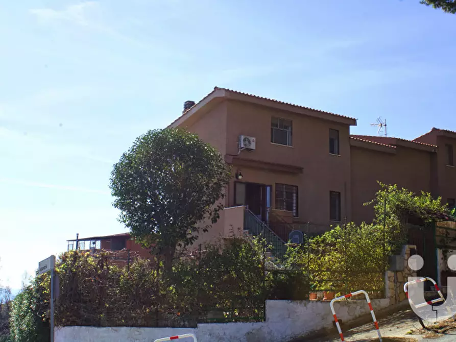 Immagine 1 di Villa in vendita  in Via Belvedere a Santa Marinella
