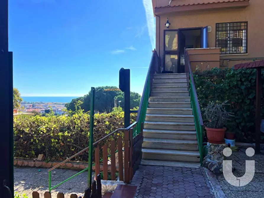 Immagine 2 di Villa in vendita  in Via Belvedere a Santa Marinella