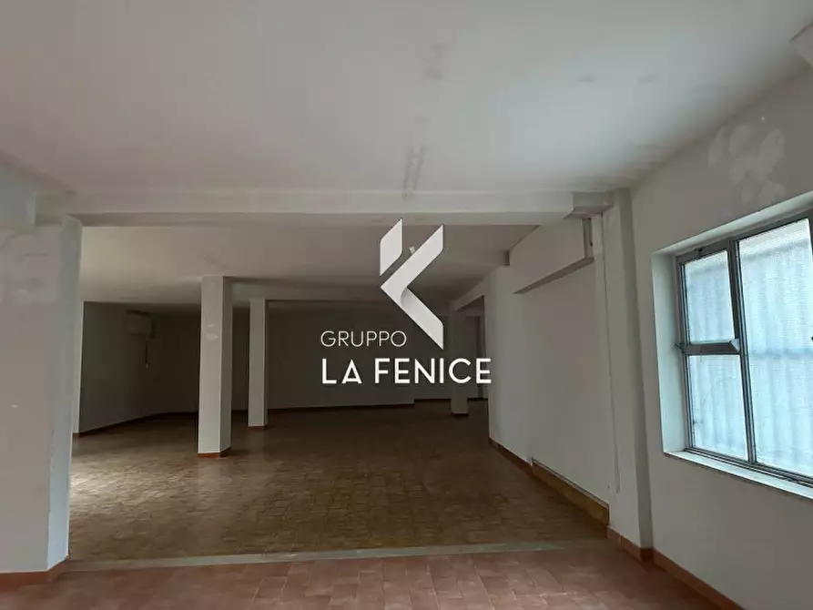 Immagine 24 di Negozio in vendita  in via Mafalda di Savoia a Locorotondo