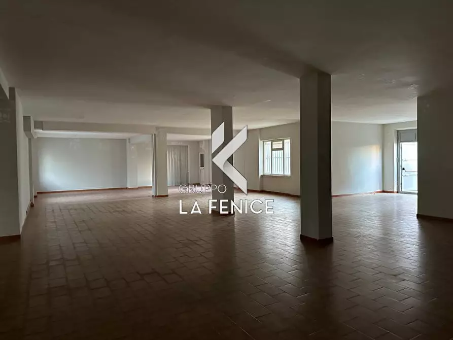 Immagine 25 di Negozio in vendita  in via Mafalda di Savoia a Locorotondo