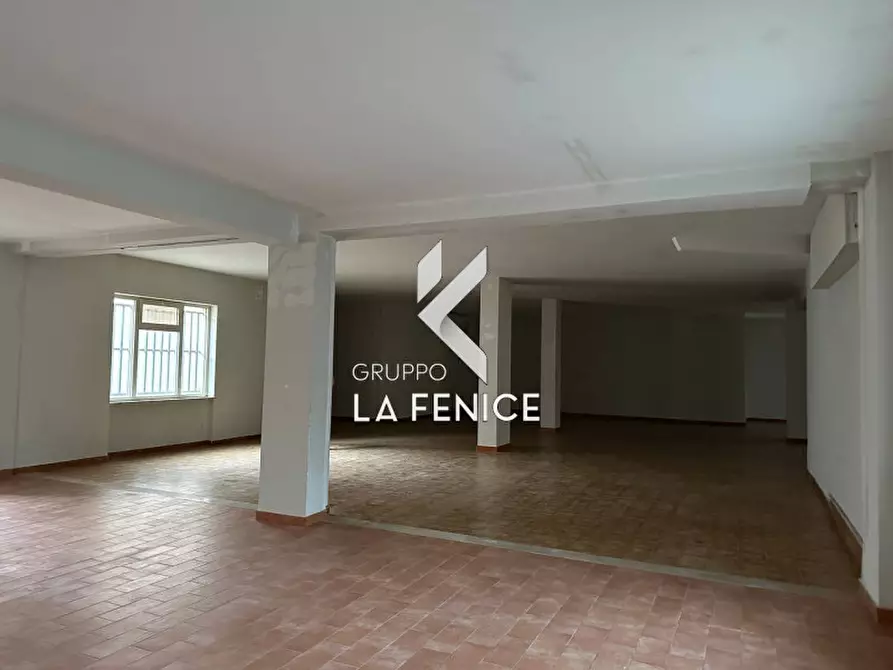 Immagine 27 di Negozio in vendita  in via Mafalda di Savoia a Locorotondo