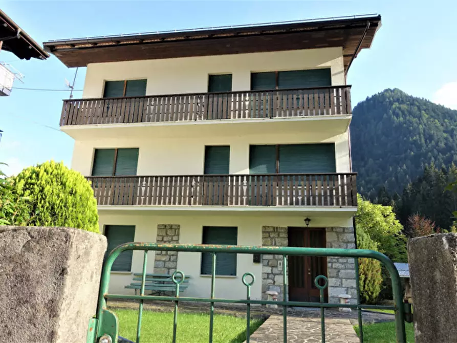 Immagine 5 di Casa indipendente in vendita  in Via Belluno 3 a Forni Avoltri