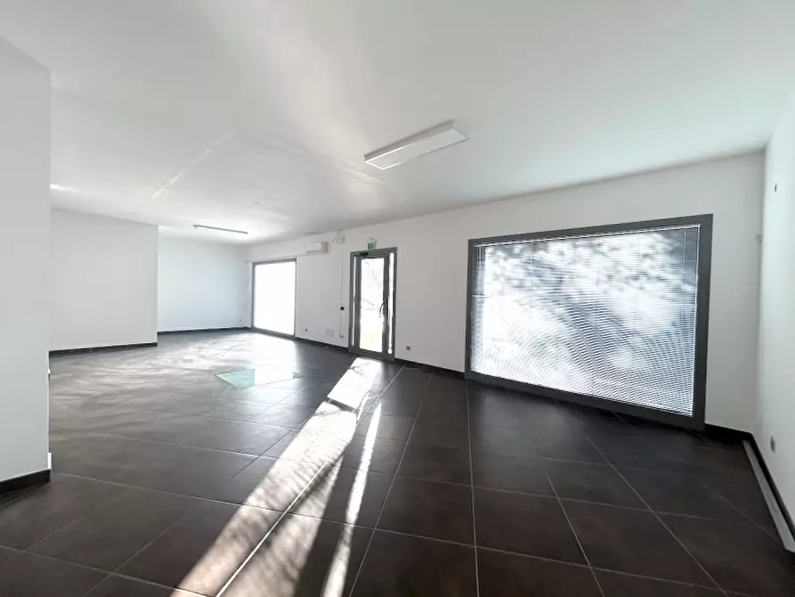 Immagine 2 di Ufficio in affitto  in VIA FRATELLI BANDIERA a Savignano Sul Rubicone