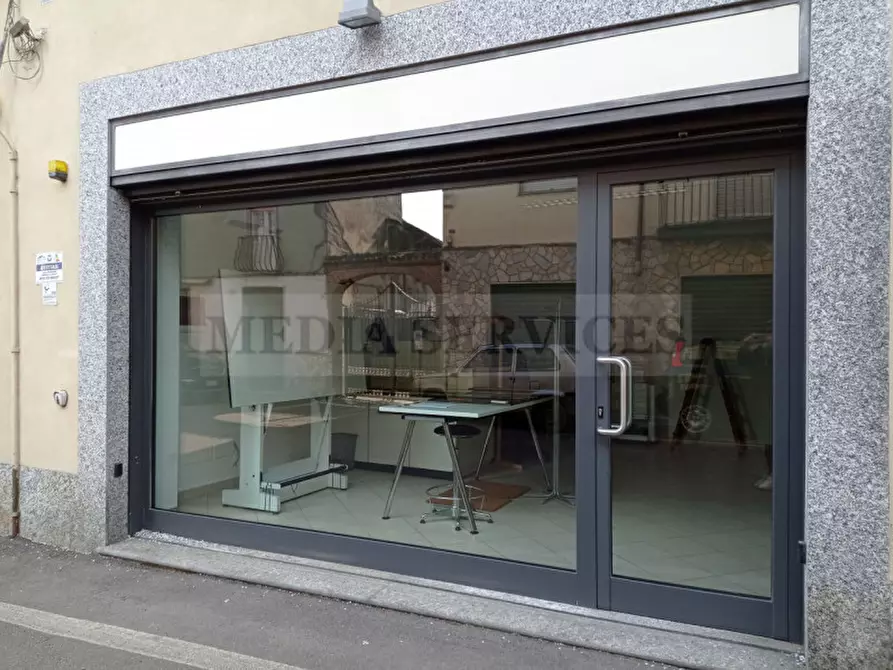 Immagine 4 di Negozio in affitto  in via Salvadeo, 12 a Tromello