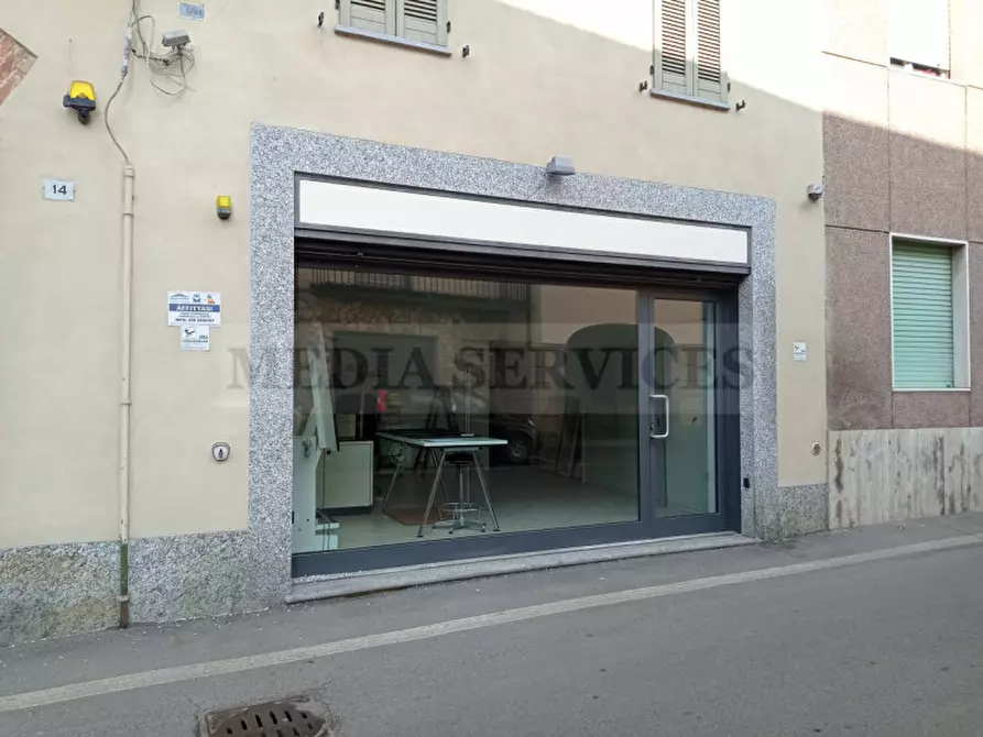 Immagine 5 di Negozio in affitto  in via Salvadeo, 12 a Tromello