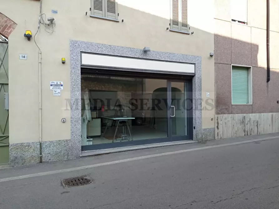 Immagine 6 di Negozio in affitto  in via Salvadeo, 12 a Tromello