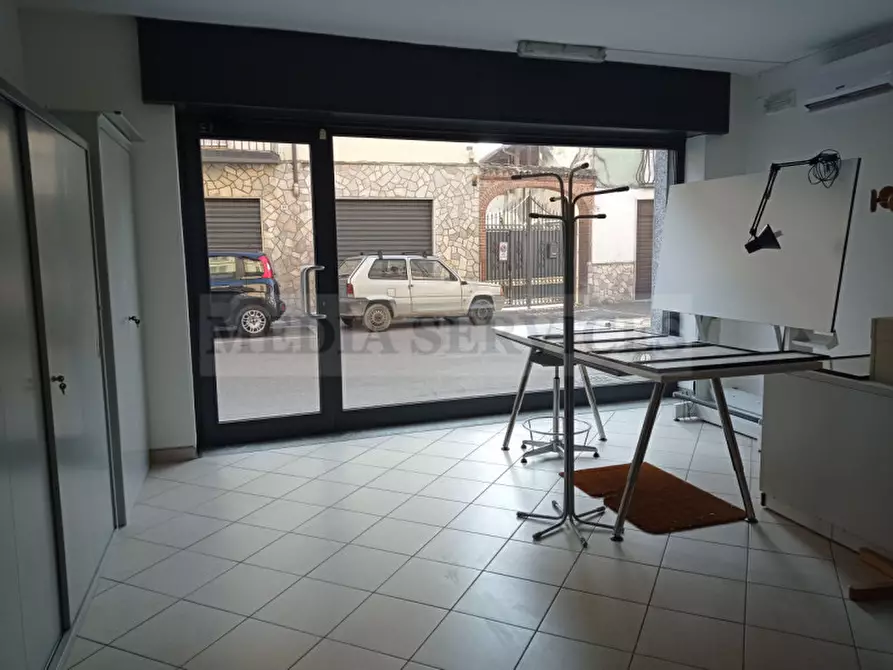 Immagine 9 di Negozio in affitto  in via Salvadeo, 12 a Tromello